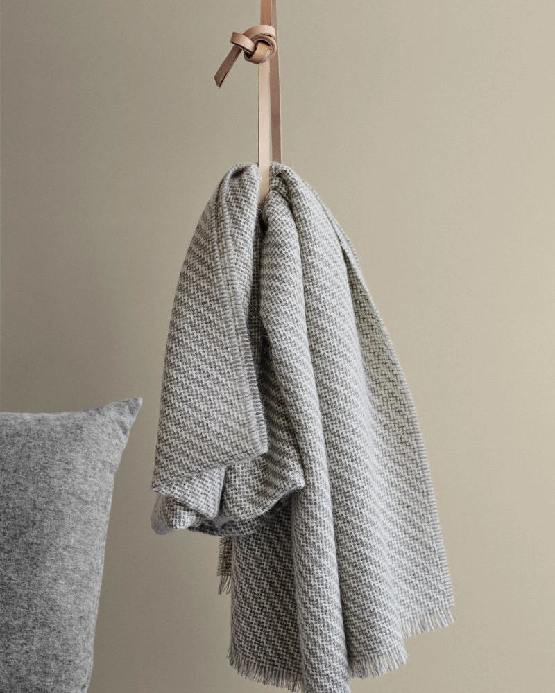 DIAGONAL grey/light grey Плед 130/190 35% альпака + 35% шерсть + 30% микрофибра 790 гр