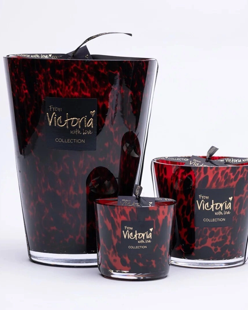 Свеча ароматическая Victoria with Love Dots red 400гр, выдувное стекло