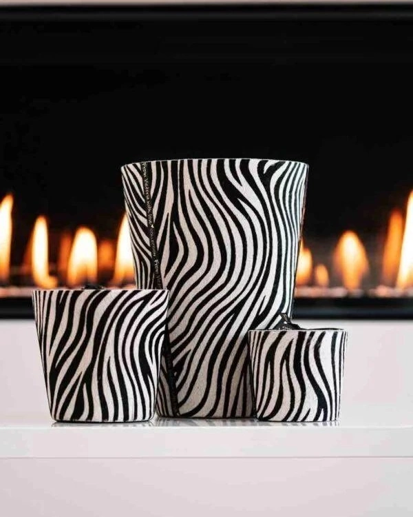 Свеча ароматическая Victoria with Love Hairy zebra black 400гр