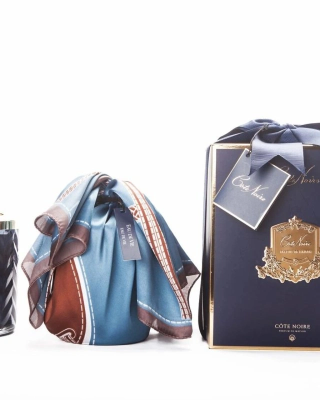 HERRINGBONE Свеча большая, платок, 600 гр, соевый воск, время горения 100 ч ВхШхД 21х17х17 см