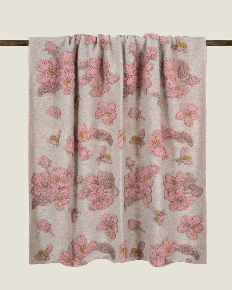 Плед Frati MAGNOLIA BEIGE, бежевый с розовым, 150x190 шерть 55% полиэстер 45%, 1070г