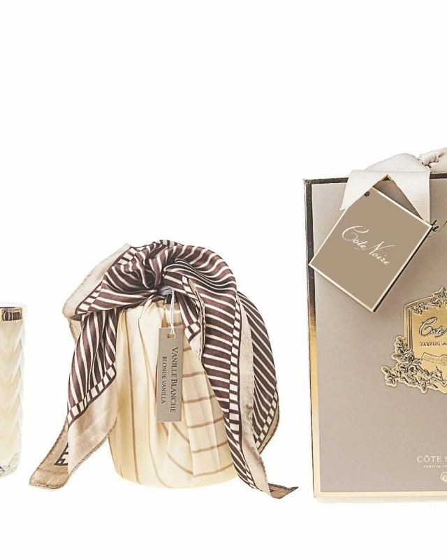 Свеча HERRINGBONE CREAM, платок, 600 гр, соевый воск, время горения 100 ч ВхШхД 21х17х17 см