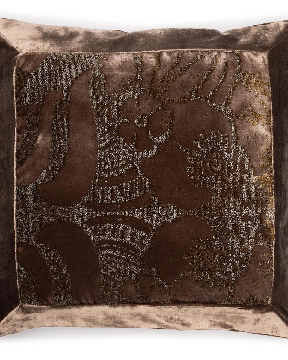 Подушка декоративная Art&Decor на молнии, 40х40, 50% вискоза, 50% шелк, ручная шелкография