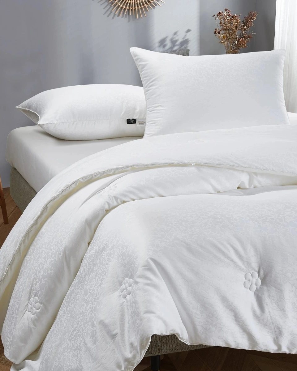 Одеяло "Comfort Premium"(100% шелк, 100% хлопок, сатин жаккард 300ТС), облегченное