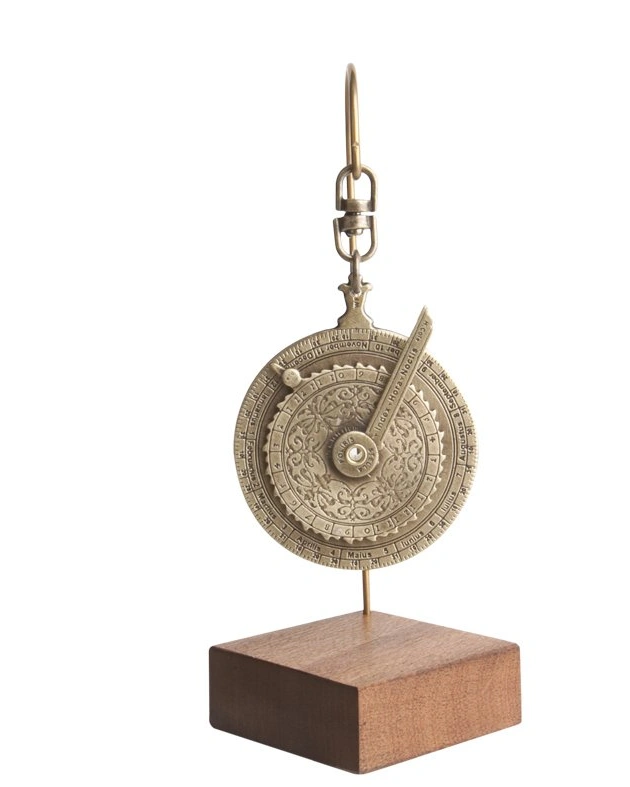 Миниатюрные ночные часы Hemisferium Miniature Nocturnal Dial Н 13 см диам 5 см толщина 6 мм, бронза