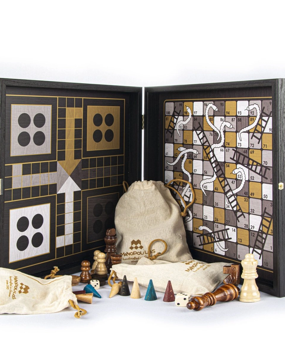 Chess/Backgammon/Ludo/Snakes Шахматы/нарды/лудо/змеи, 34х34см, цвет черный и слоновая кость