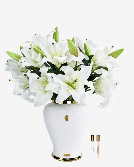 Букет лилий Cote Noire IMPERIAL LILIES Ivory, белый, ваза синяя, 2 спрея по 10 мл