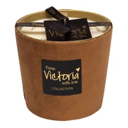 Свеча ароматическая Victoria with Love Velvet light brown 400гр