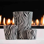 Свеча ароматическая Victoria with Love Hairy zebra black 400гр