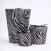 Свеча ароматическая Victoria with Love Hairy zebra black 400гр