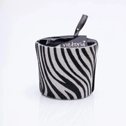 Свеча ароматическая Victoria with Love Hairy zebra black 400гр