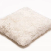 YAKU WHITE Подушка мех альпаки, 40х40 цвет белый, начинка конфорель, оборотная сторона ткань 100% бе