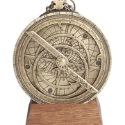Астролябия Hemisferium Astrolabe диам 10 х 0,7 Высота с базой 12 см, бронза