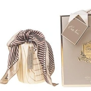 Свеча HERRINGBONE CREAM, платок, 600 гр, соевый воск, время горения 100 ч ВхШхД 21х17х17 см