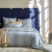 Постельное бельё GRAVITY BLEU CELESTE пододеяльник 200х220 простынь 280х320 наволочка 50х75*2шт