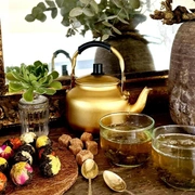 COFFRET INFUSION Набор для травяного чая 1 чайник металл, 2 стакана стекло, травяной сбор 30 гр, гиб