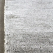 BAMBOO LIGHT GREYКовер 200х300, высота ворса 11-12 мм, 4 кг/м2, ручная работа, цвет светло-серый,
