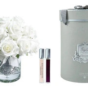 LUXURY ROSE BUDS BOUQUETБольшой букет из бутонов роз, белый, 2 спрея по 10 мл, серебряный декор, се