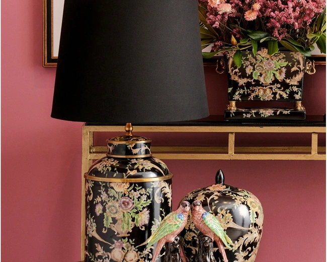 Ваза с крышкой, черный, рисунок Anna Sui 24х24 Н 26 см, фарфор Ваза с крышкой, черный, рисунок Anna Sui 24х24 Н 26 см, фарфор