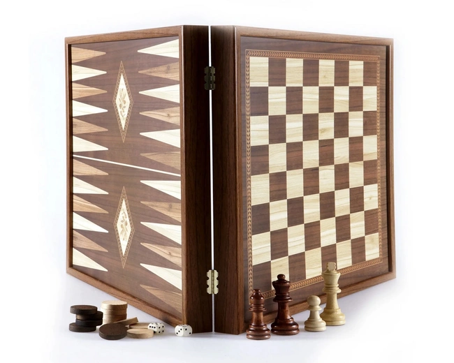 Chess/BackgammonШахматы и нарды 41х41 см орех Chess/BackgammonШахматы и нарды 41х41 см орех