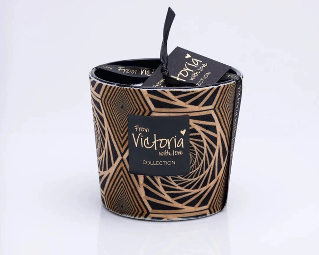 Свеча ароматическая Victoria with Love Velvet square 400гр