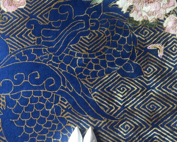 Dragon Florals Blue & GoldКовер 274х183 ручной тафтинг, шерсть +тенсель, высота ворса 13 мм