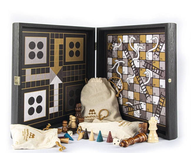 Chess/Backgammon/Ludo/Snakes Шахматы/нарды/лудо/змеи, 34х34см, цвет черный и слоновая кость Chess/Backgammon/Ludo/Snakes Шахматы/нарды/лудо/змеи, 34х34см, цвет черный и слоновая кость