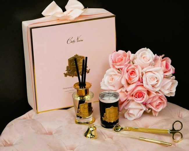 GIFT PACK CHARENTE ROSEПодарочный набор (диффузор 100 мл, свеча 75гр, набор для тушения и обрезания GIFT PACK CHARENTE ROSEПодарочный набор (диффузор 100 мл, свеча 75гр, набор для тушения и обрезания