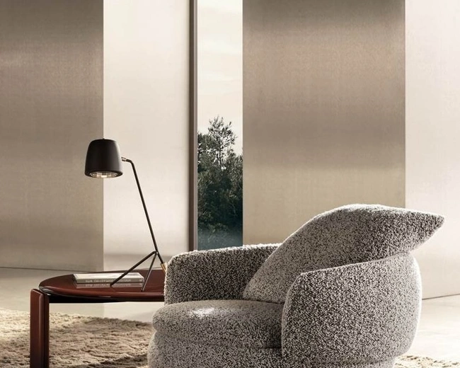 Кресло Minotti VIVIENNE, крутящееся основание цвет черный кофе, обивка букле серый, 102х91х78 см