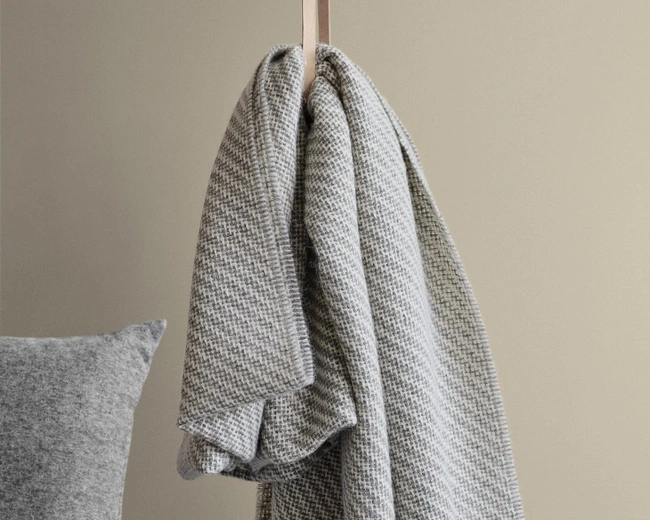 DIAGONAL grey/light grey Плед 130/190 35% альпака + 35% шерсть + 30% микрофибра 790 гр DIAGONAL grey/light grey Плед 130/190 35% альпака + 35% шерсть + 30% микрофибра 790 гр