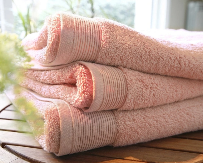 Полотенце UNI POUDRE 100/150 пудрово-розовый хлопок 600гр/м3 Полотенце UNI POUDRE 100/150 пудрово-розовый хлопок 600гр/м3