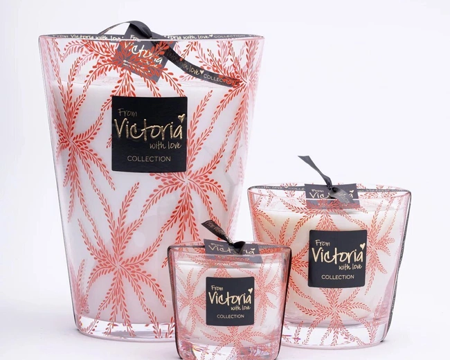 Свеча ароматическая Victoria with Love Ferns red 400гр, выдувное стекло
