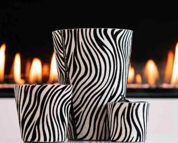 Свеча ароматическая Victoria with Love Hairy zebra black 400гр