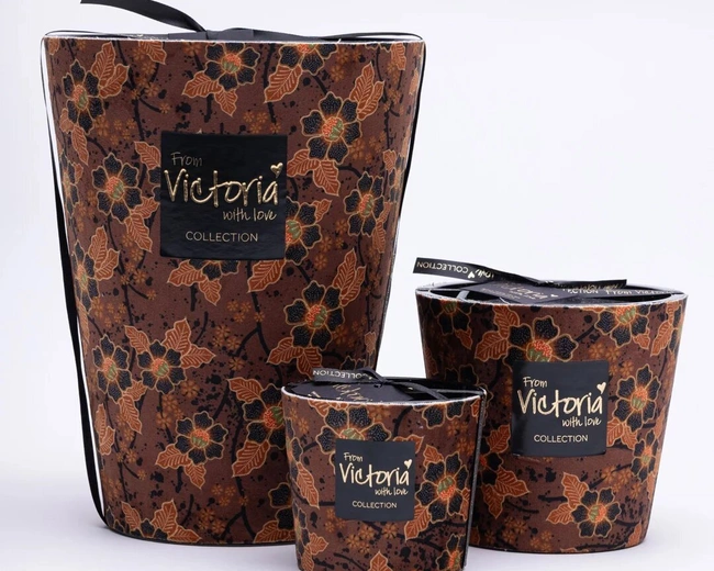 Свеча ароматическая Victoria with Love Velvet margrite 400гр