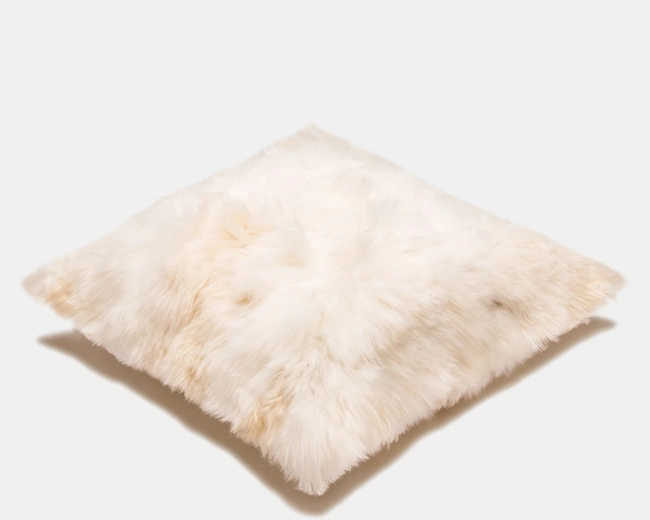 YAKU WHEAT LIGHT BEIGE Подушка мех альпаки, 40х40 цвет светло-бежевый, начинка конфорель, оборотная