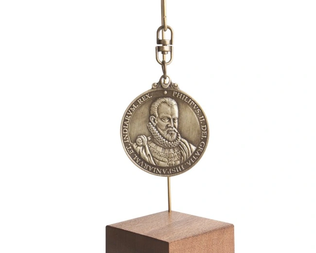Миниатюрные солнечные часы Hemisferium Miniature Philip 2nd Sundial Н 13 см диам 4,5 см толщина 4 м