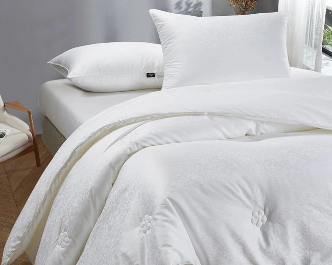 Одеяло "Comfort Premium"(100% шелк, 100% хлопок, сатин жаккард 300ТС), облегченное