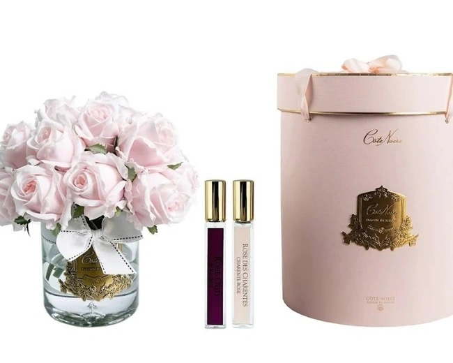 GRAND ROSE BUDS BOUQUETБольшой букет из бутонов роз, 2 спрея по 10 мл, розовый, золотой декор