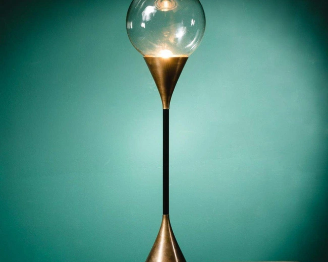 Ball lampЛампа настольная, диам 20 Н75 см, Е27, металл, стекло Ball lampЛампа настольная, диам 20 Н75 см, Е27, металл, стекло