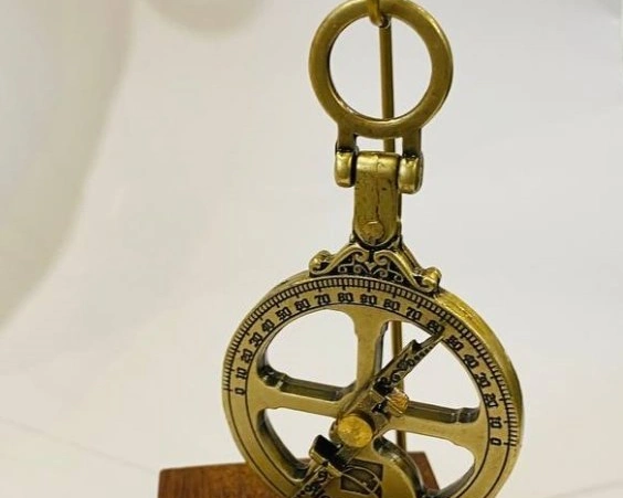 Миниатюрная морская астролябия Hemisferium Miniature Nautical Astrolabe Н 13 см диам 4,5 см толщина