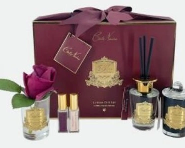 GIFT PACK ROSE OUDПодарочный набор (диффузор 100мл, бутон розы, 2 спрея по 10 мл, свеча 75гр)
