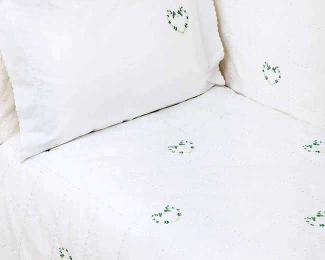 Детское постельное белье "СЕРДЕЧКИ NEW" р-р: 100x140+40х60+130х75х25см, цвет: белый/зеленый/желтый