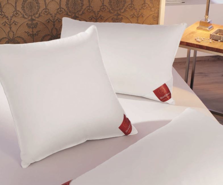 Подушка трехкамерная жесткая DOWN SURROUND ("Люксор"), пух/перо, Brinkhaus, Германия