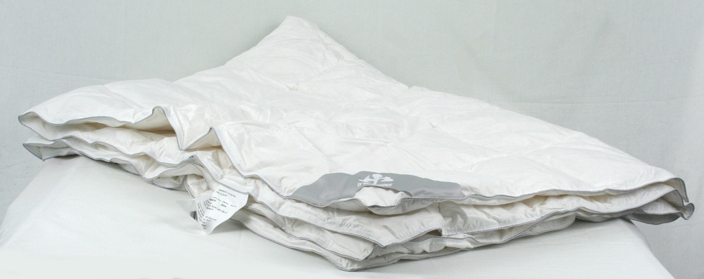 Одеяло пуховое легкое "ИРИСЕТТЕ ФИЛИНГ"