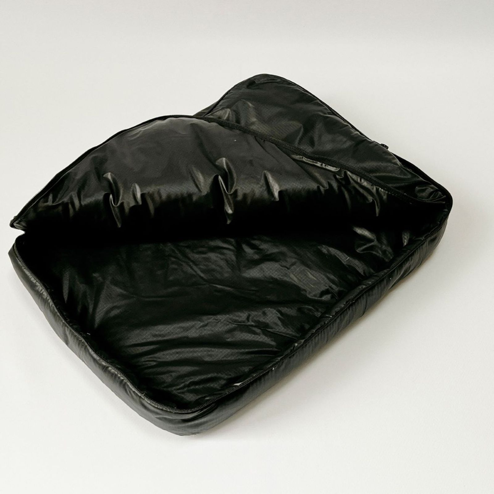 Дорожный плед пуховый Travel Plaid&Pillow Grass Black 140x200 вид 11