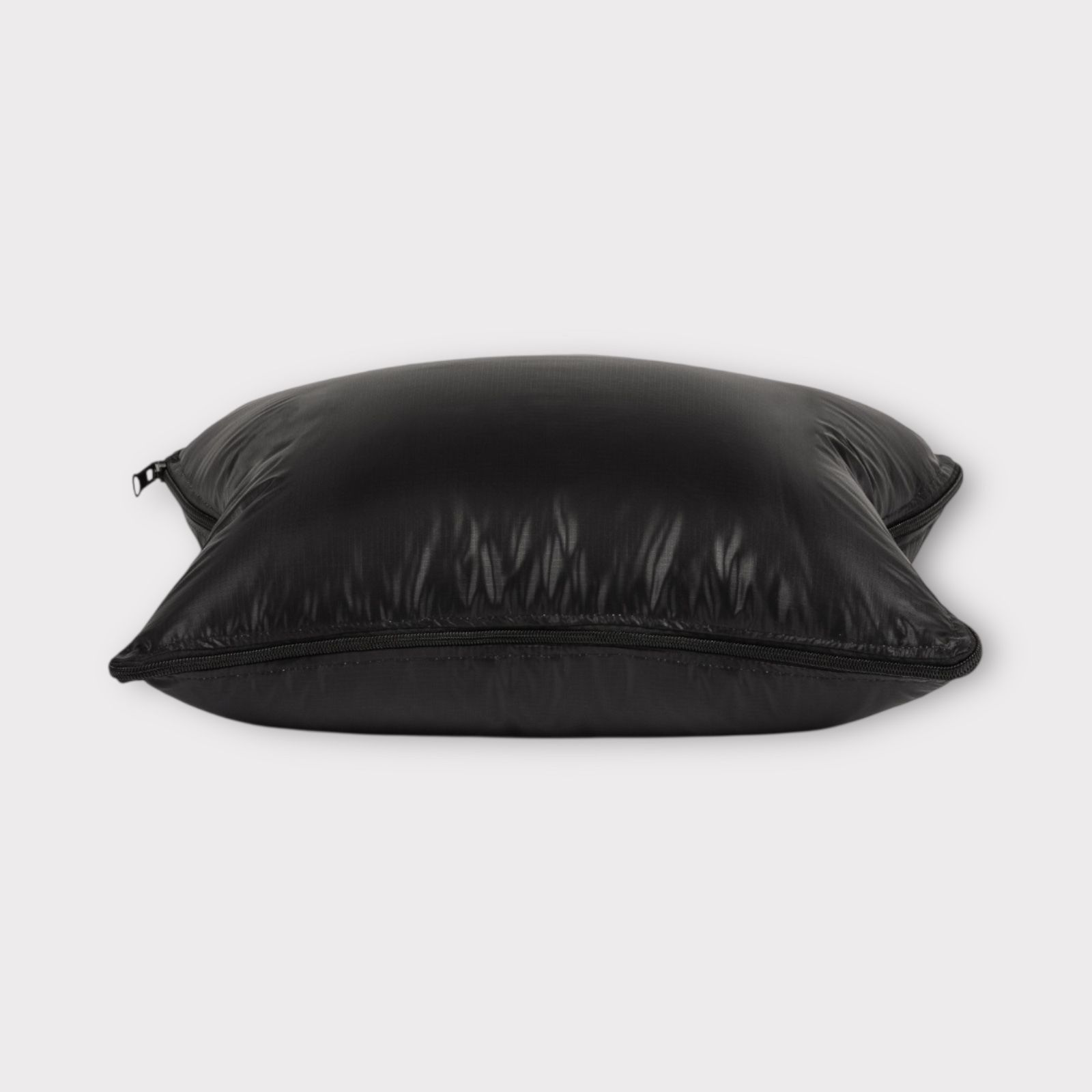 Дорожная подушка-трансформер с пуховым наполнителем Travel Pillow Grass Black 33х45 вид 2