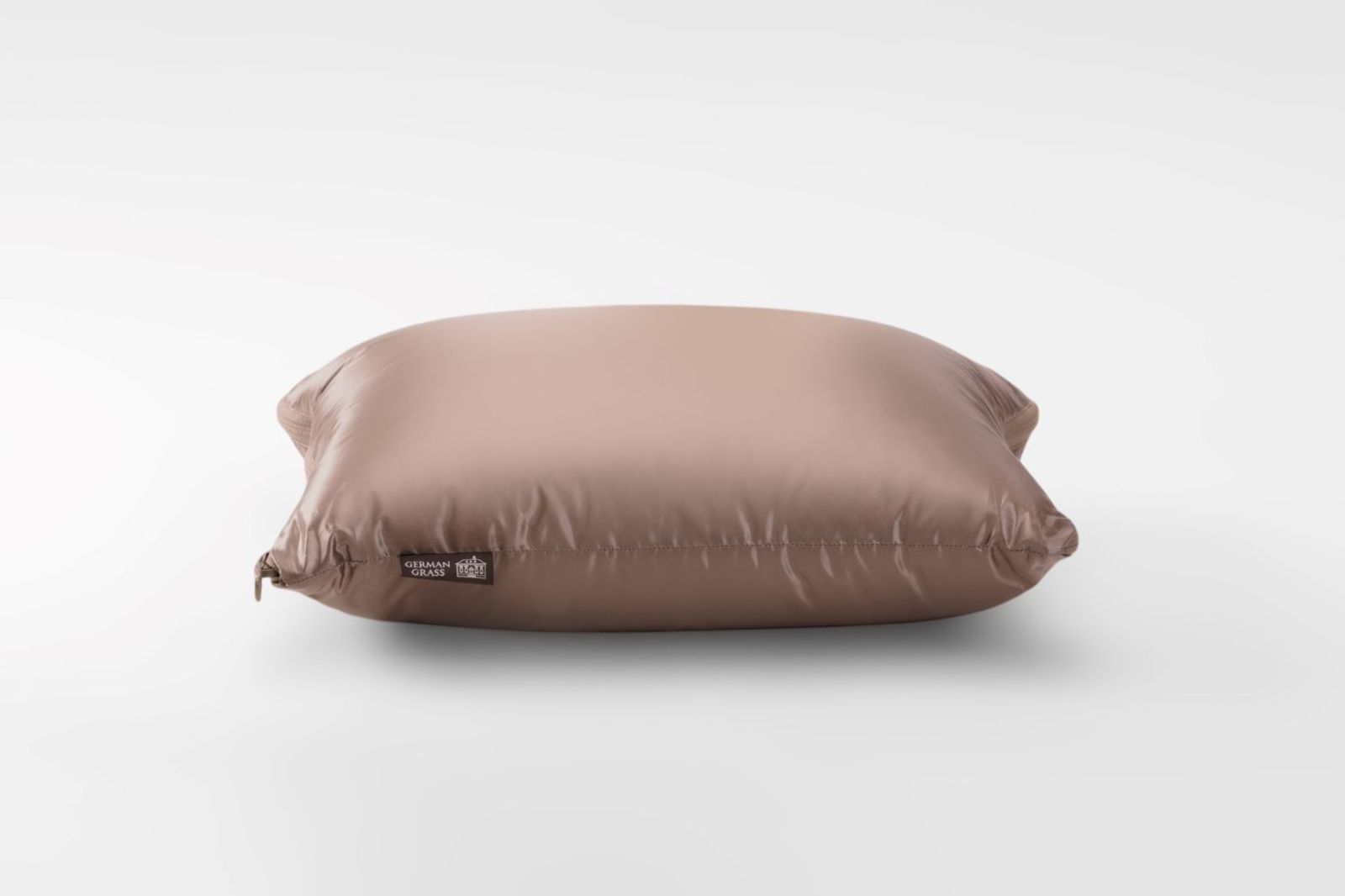Дорожная подушка-трансформер с пуховым наполнителем Travel Pillow Grass Milk Chocolate 33х45 вид 4
