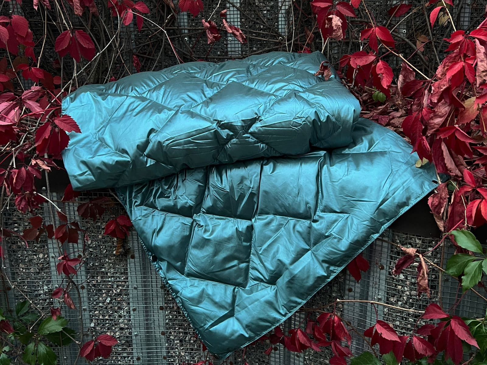 Дорожный плед-пончо пуховый Travel Cape Plaid Grass Aqua 130x170 вид 4