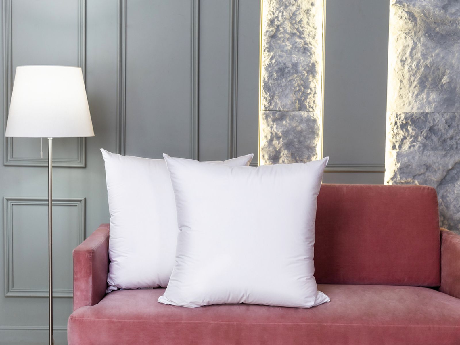 Подушка WHITE FAMILIE DOWN средняя с бортиком 68х68 вид 2