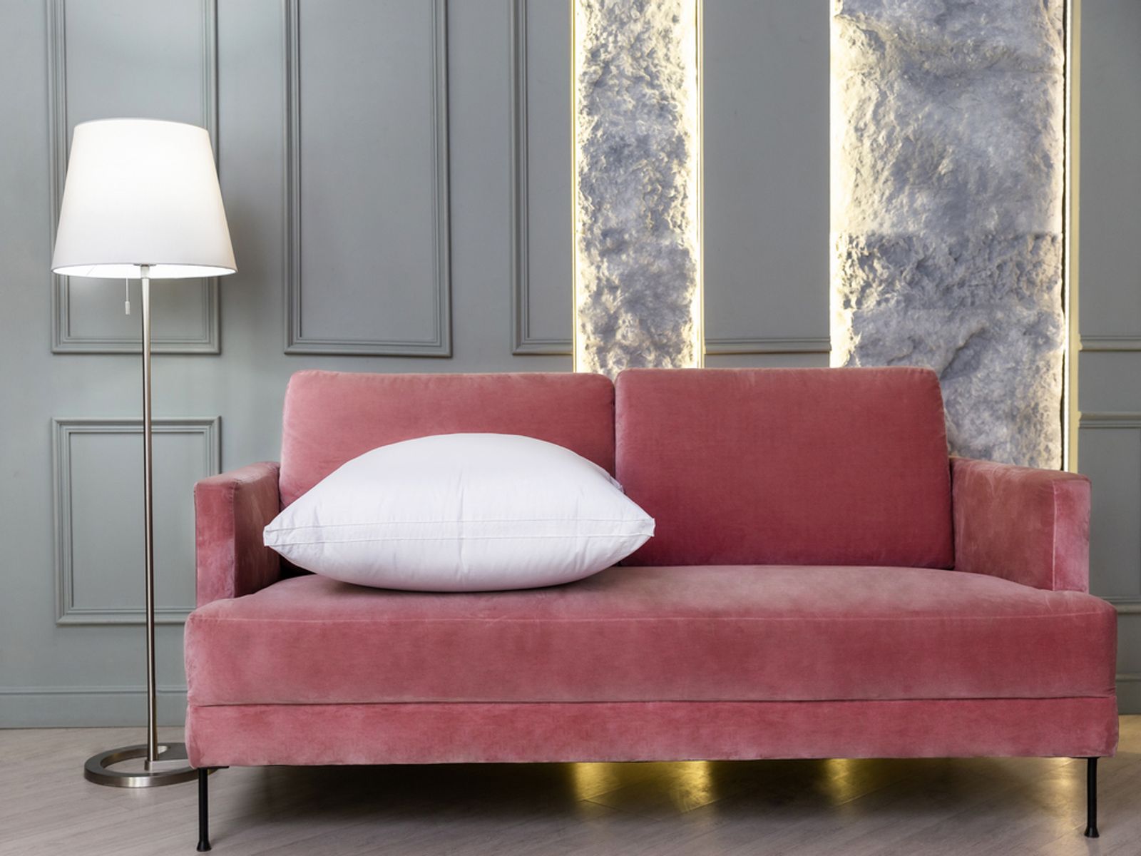 Подушка WHITE FAMILIE DOWN средняя с бортиком 68х68 вид 4